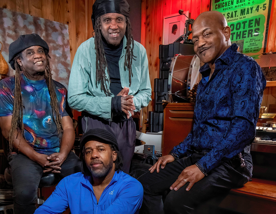%100 MÜZİK SUNAR: VICTOR WOOTEN AND THE WOOTEN BROTHERS