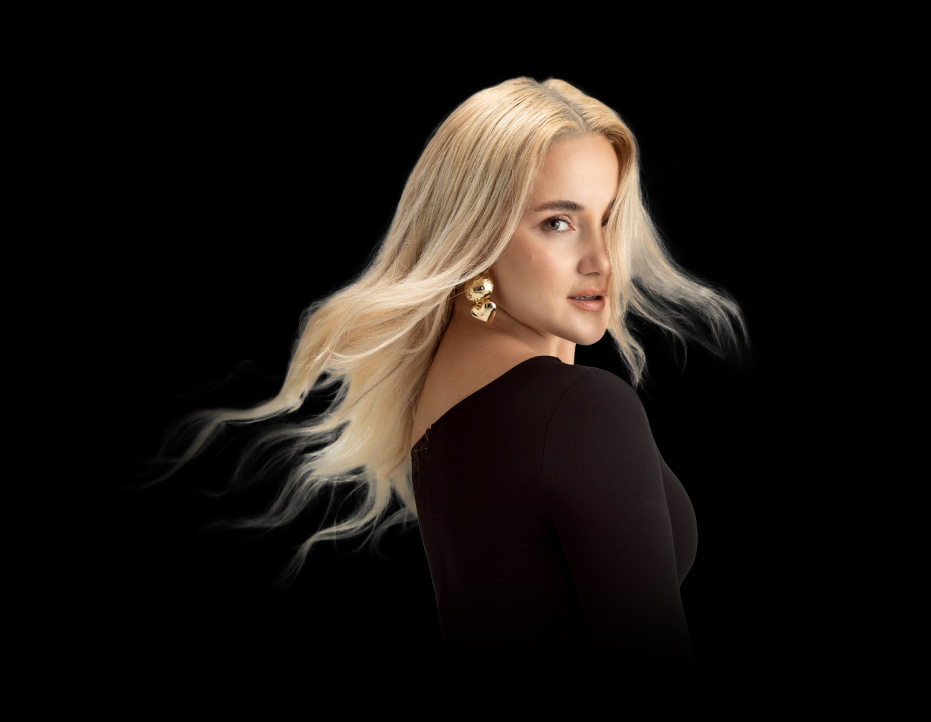 EZGİ AYÇE SINGS JAZZY AJDA