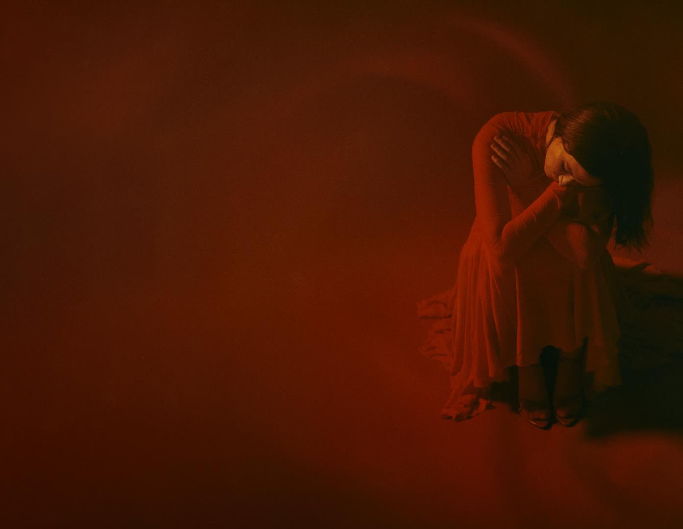 GHOSTLY KISSES