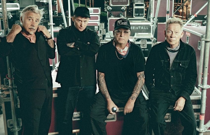 PUNK EFSANESİ SEX PISTOLS İSTANBUL’DA!